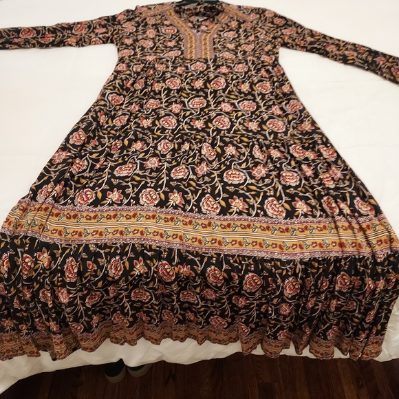 Dress - Picture 2 of 2